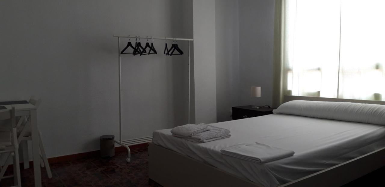 Pension Benavente Ap-7 3Min Coche Playa 5 Min Self Check-In 24H Moncofar Bagian luar foto